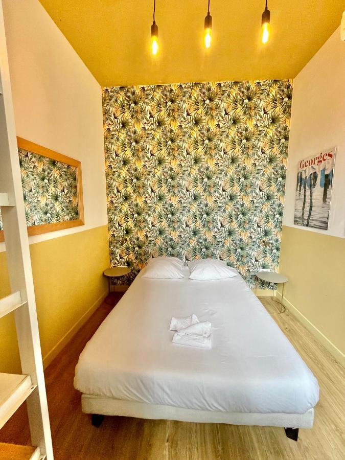 Georges Hostel & Cafe Sete Bagian luar foto