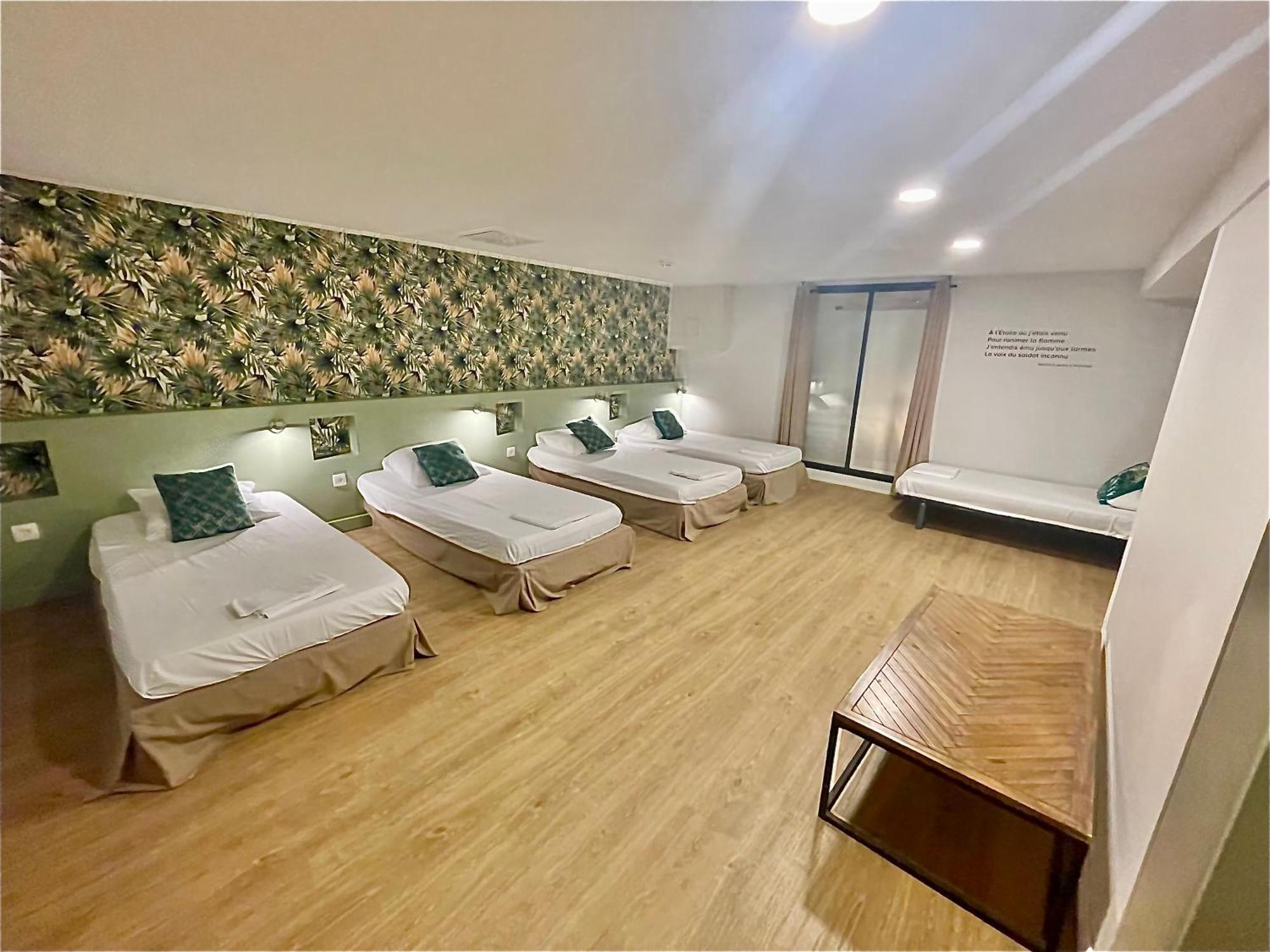 Georges Hostel & Cafe Sete Bagian luar foto