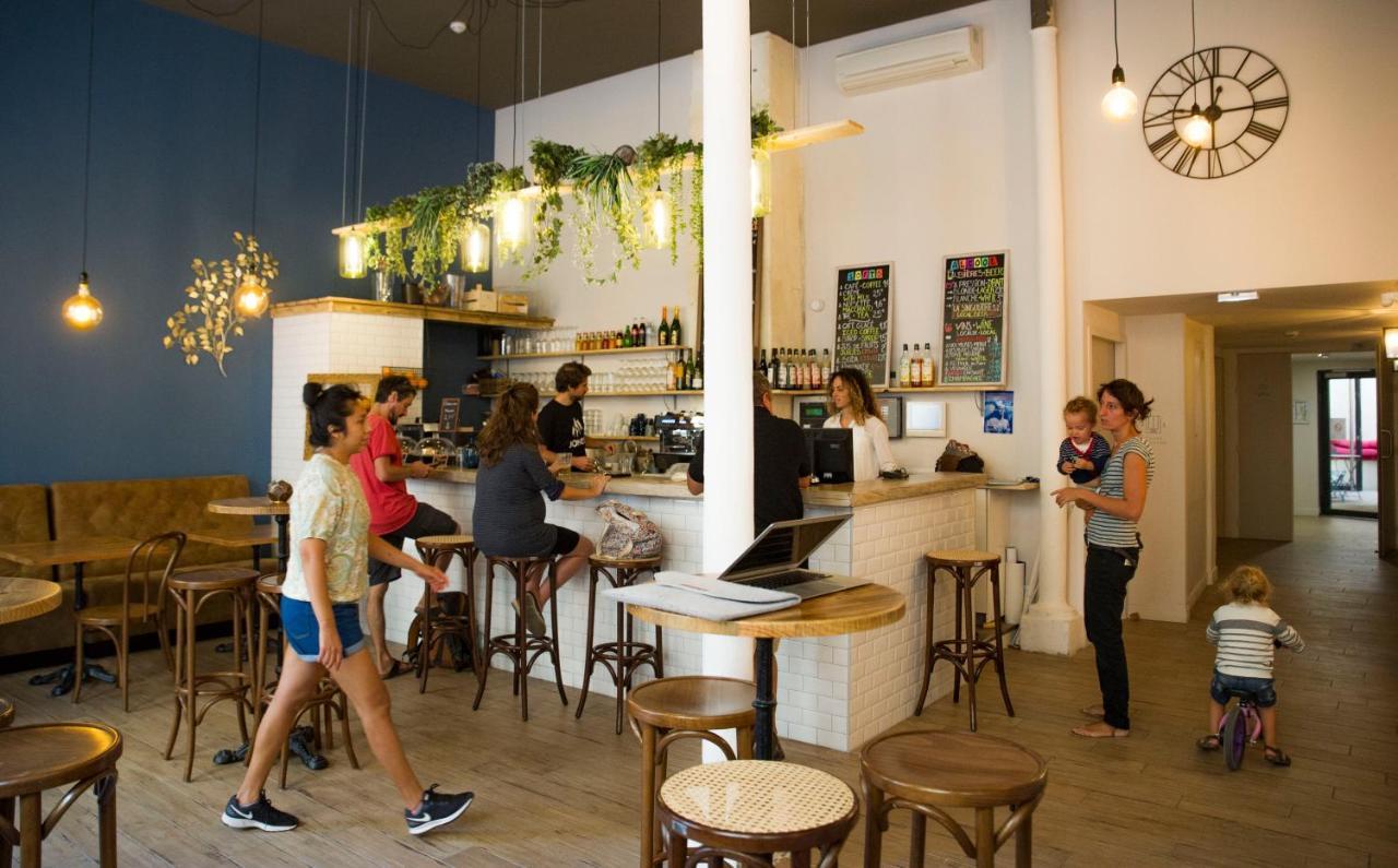 Georges Hostel & Cafe Sete Bagian luar foto